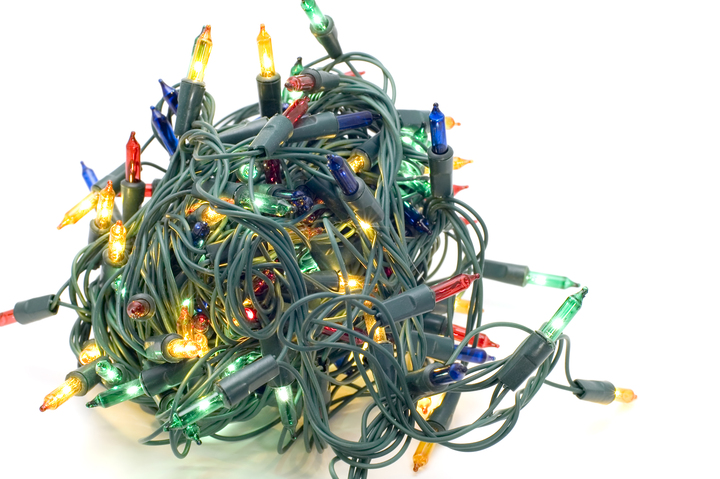 How to store seasonal decorations and these pesky garlands