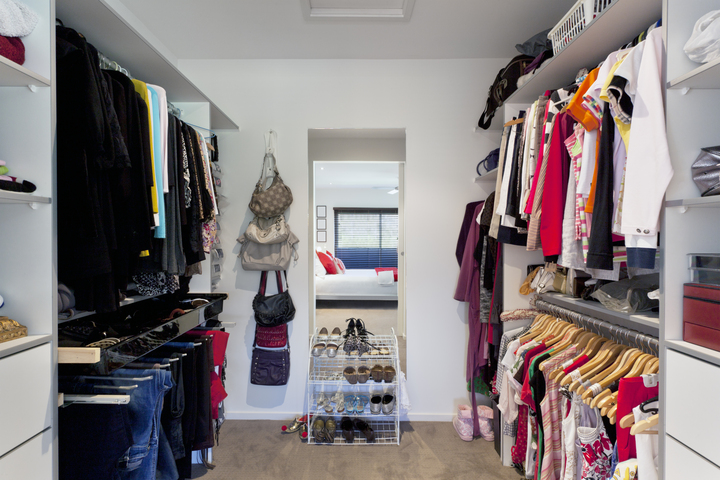 Imagine your tidy closet to find motivation to declutter clothes