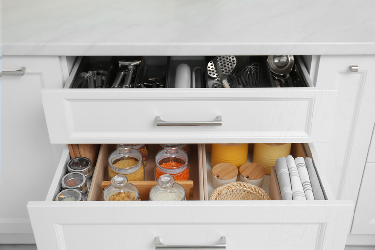 Organize your drawers and stop wasting time in the kitchen