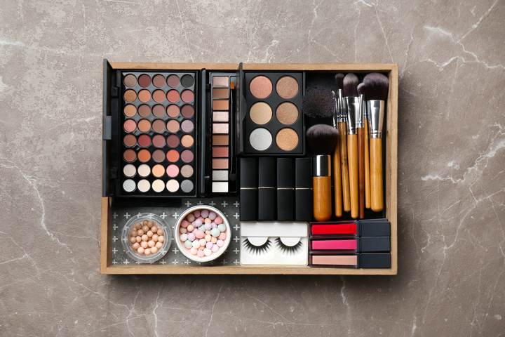 Tidy makeup is more motivating than messy one. So let's declutter!