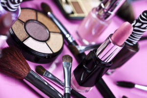 Organising Cosmetics: How to Declutter Makeup
