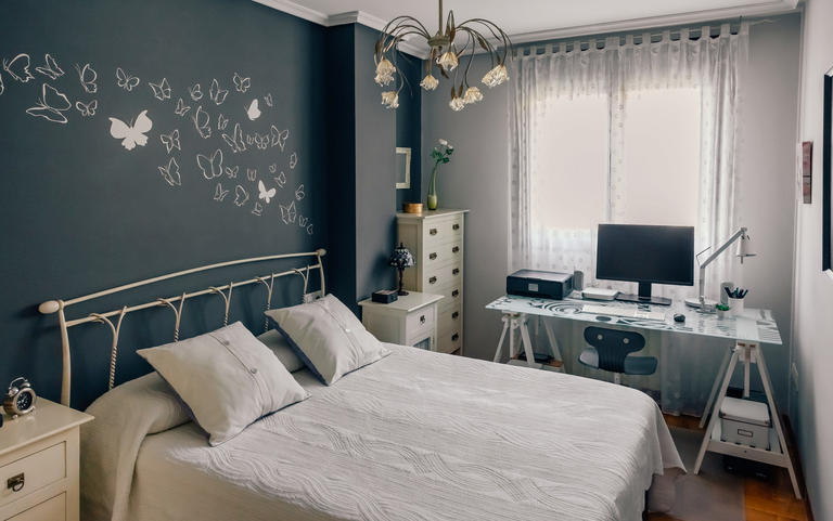 Keep your bedroom clean with this bedroom cleaning checklist